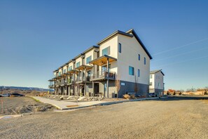 Exterior - Mtn-View Balcony: Riverside Grand Junction Home! (Grand Junction)