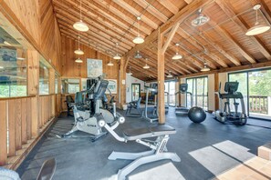 Fitness facility - Fully Renovated! Luxe Ski Condo Near Stowe Mtn (Stowe)