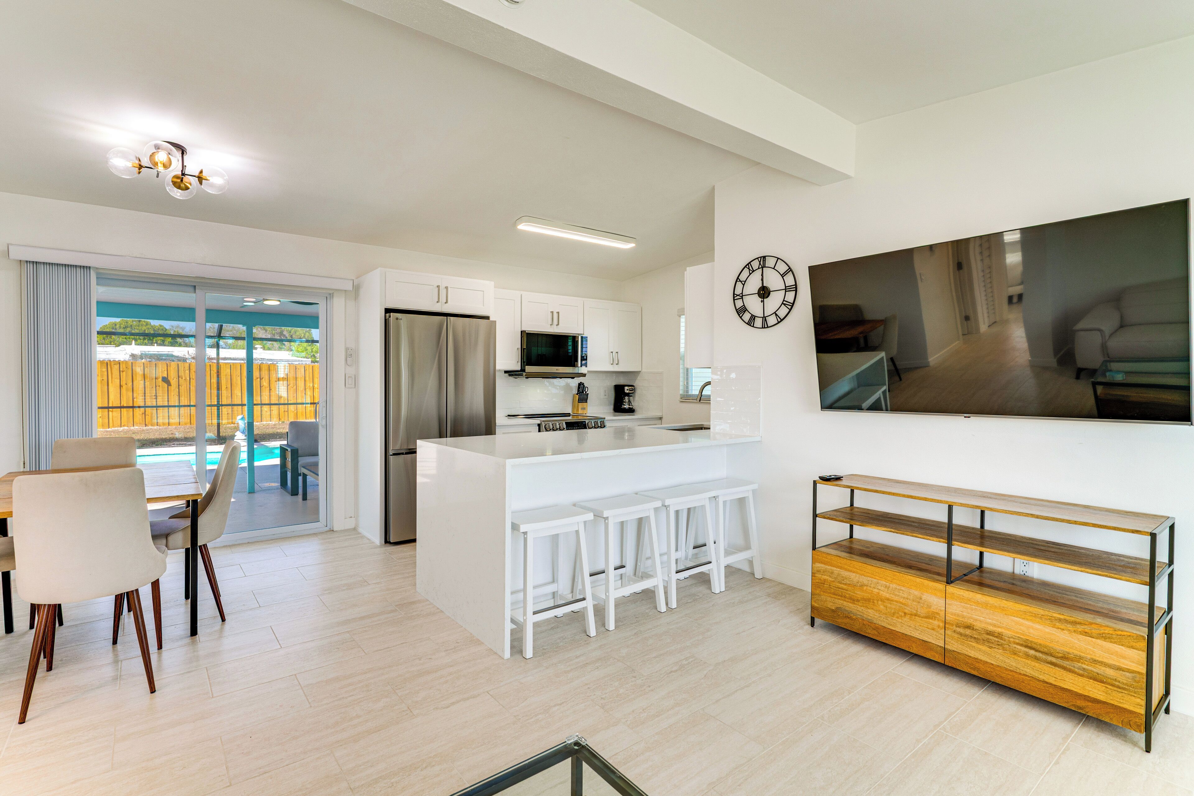 Fridge, microwave, stovetop, dishwasher
