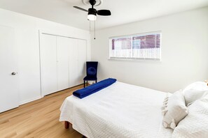 2 bedrooms, iron/ironing board, Internet, bed sheets - Walk to Campus: Creekside Austin Duplex! (Austin)