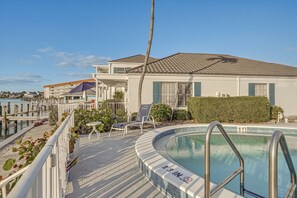 Pool - Dock + Pool Access: Waterfront Marco Island Escape (Marco Island)