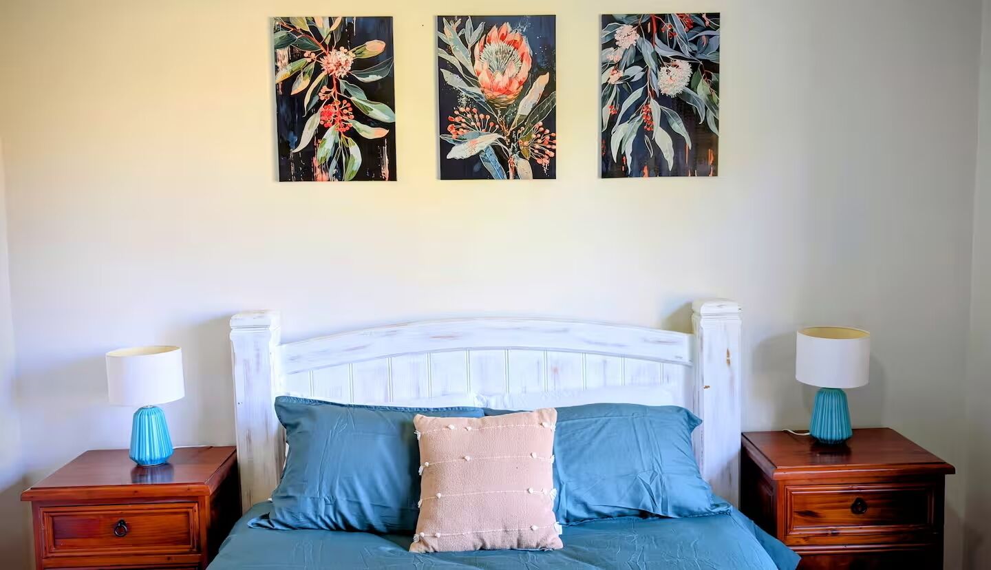 4 bedrooms, iron/ironing board, free WiFi, bed sheets