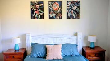 4 bedrooms, iron/ironing board, free WiFi, bed sheets