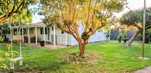 Property grounds - Charming Pet-Friendly Home Away From Home, Close To Amenities. (Carey Park)