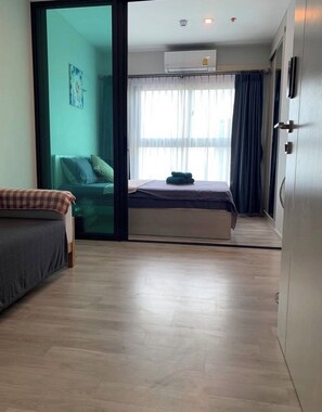 1 bedroom, iron/ironing board, WiFi, bed sheets - Near Train Station, City Center, and Super Market (Krung Thep Maha Nakhon)
