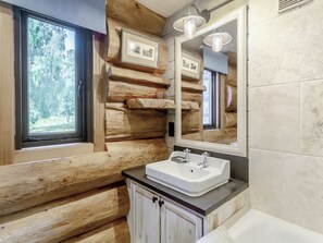 Towels - 1 bedroom accommodation in Beauly, near Drumnadrochit (Beauly, near Drumnadrochit)