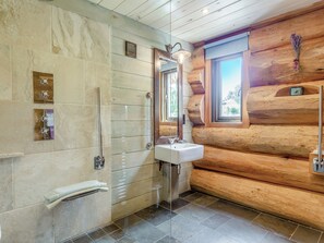 Towels - 3 bedroom accommodation in Beauly, near Drumnadrochit (Beauly, near Drumnadrochit)