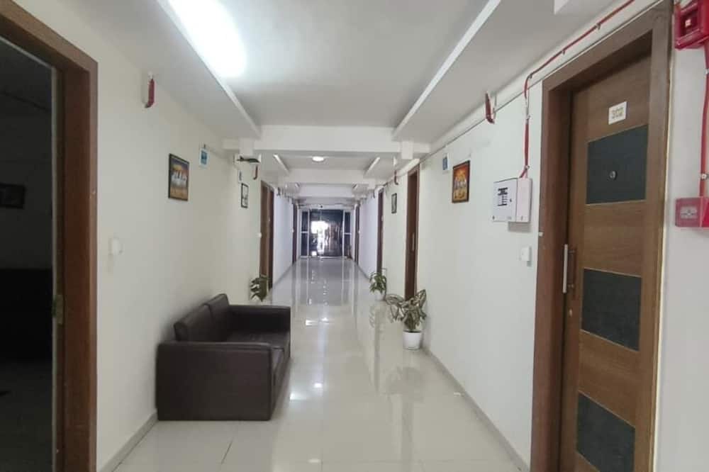 Royal Night Guesthouse - Daman
