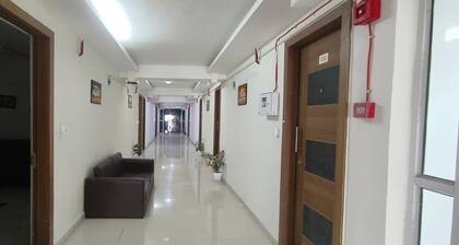 Royal Night Guesthouse - Daman