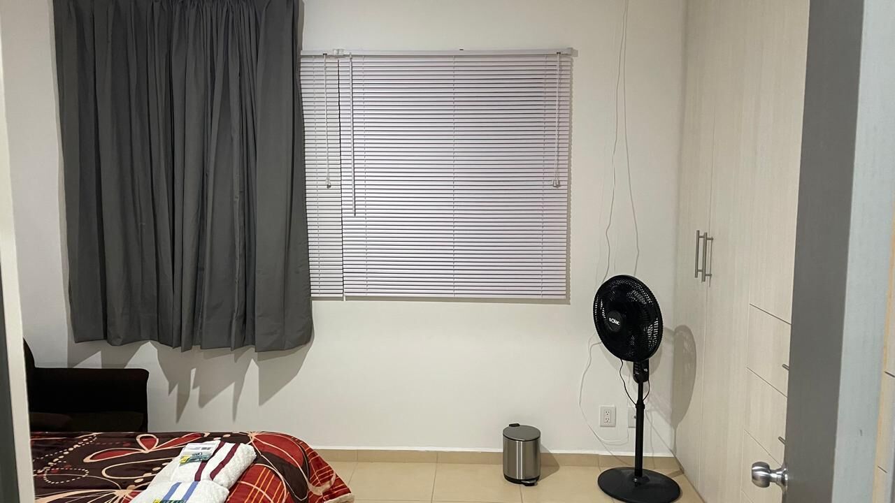 Ferros/tábuas de passar roupa, Wi-Fi, roupa de cama