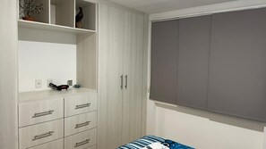 Silitysrauta/-lauta, Wi-Fi, vuodevaatteet