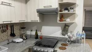 Microwave, oven, stovetop - House in strategic area (Santiago de Querétaro)