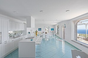 Coffee/tea maker, stovetop, dishwasher, cookware/dishes/utensils - Villa Irta: A bright and sunny two-story villa built sheer above the sea, with Free WI-FI. (Massa Lubrense)