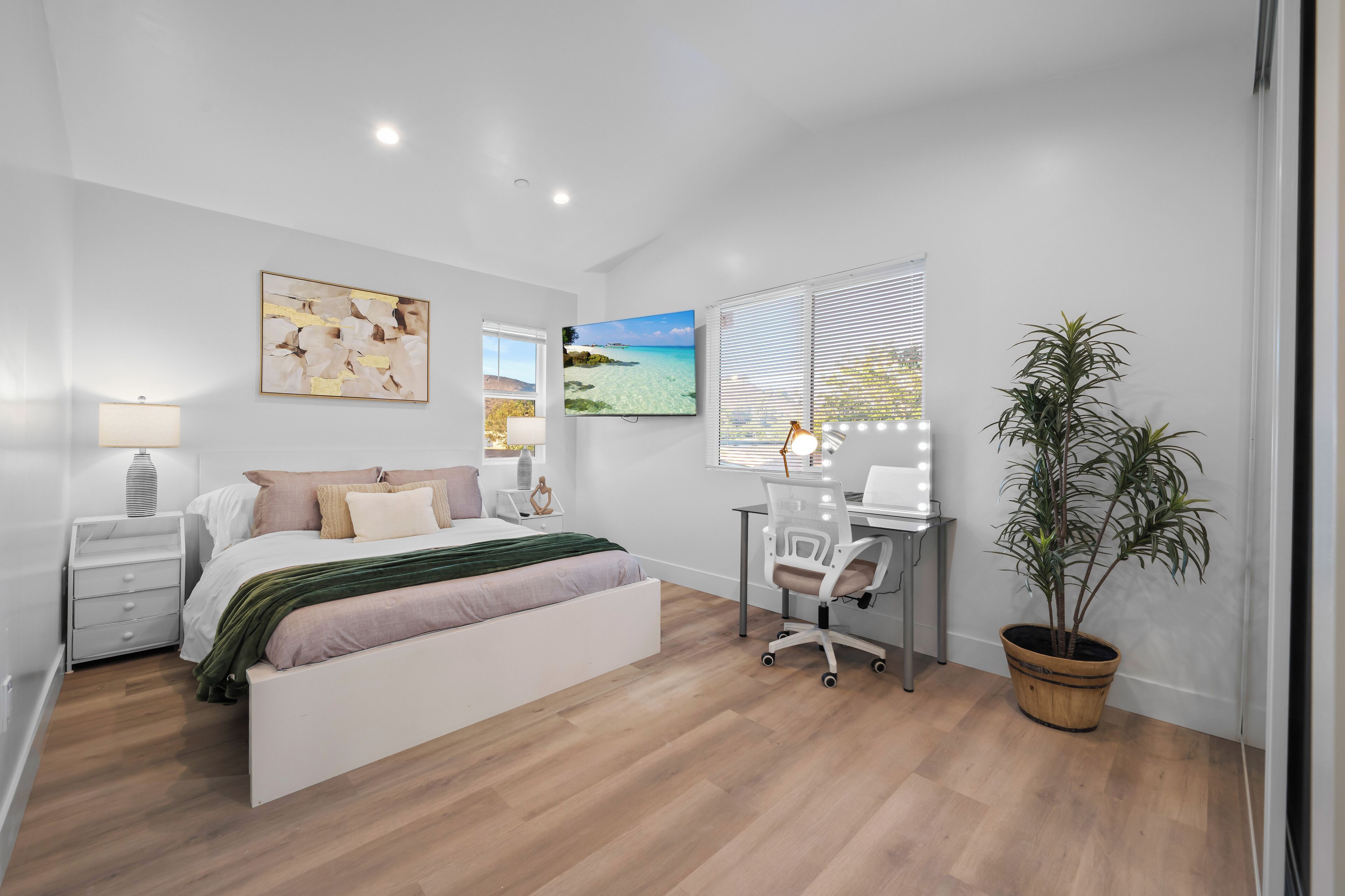 3 bedrooms, desk, iron/ironing board, free WiFi