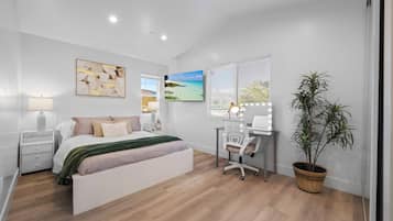 3 bedrooms, desk, iron/ironing board, free WiFi