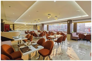 Restaurant - Hotel Vishwam Residency Varanasi (Varanasi)