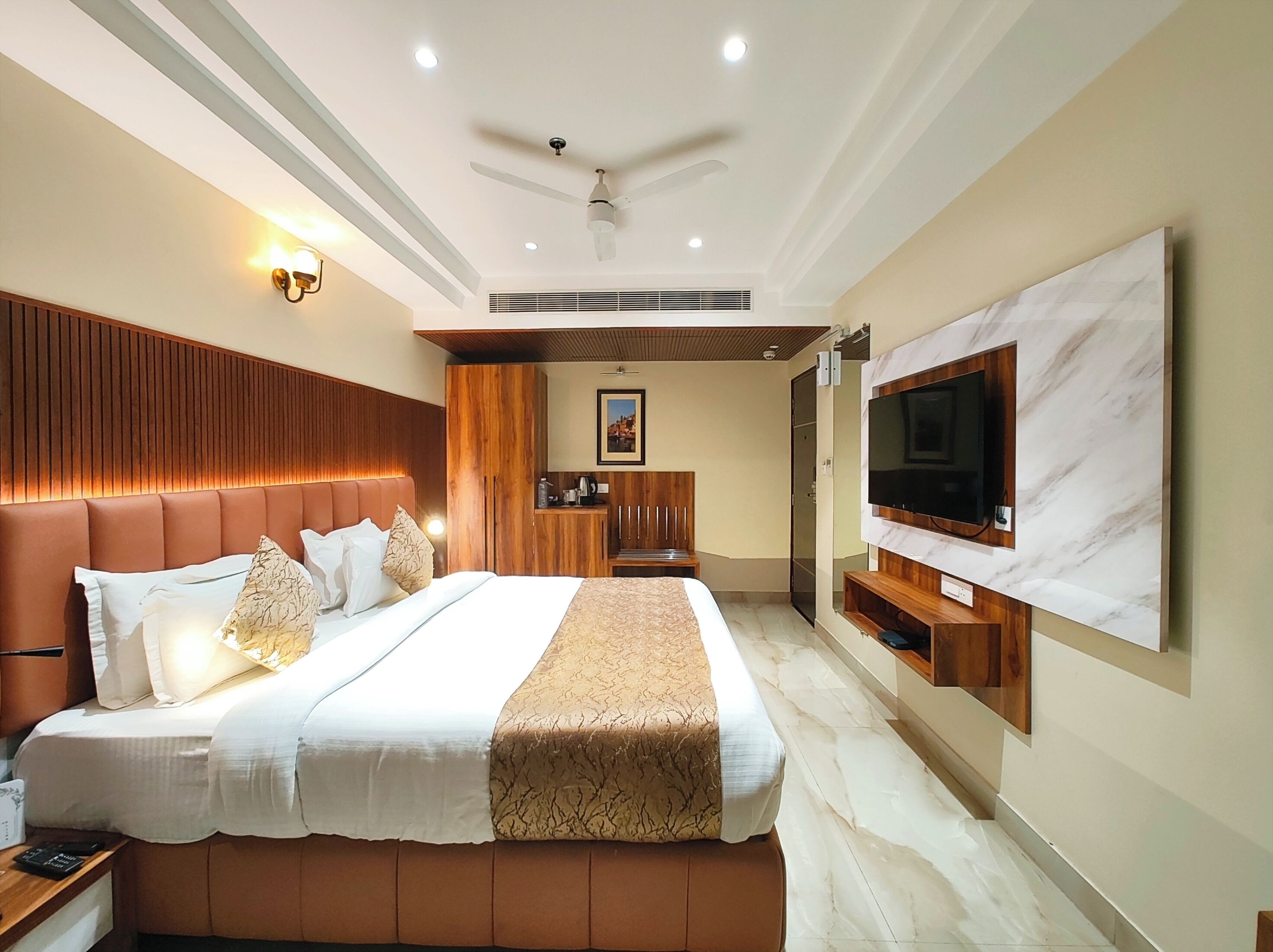 Doppia Deluxe, aria condizionata | Biancheria da letto ipoallergenica, una scrivania, insonorizzazione