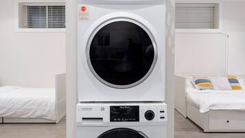 2 dormitorios, tabla de planchar con plancha, wifi y ropa de cama