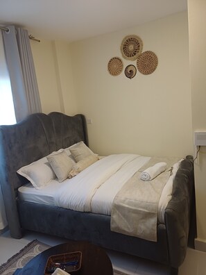 1 chambre, fer et planche à repasser, Wi-Fi gratuit, draps fournis