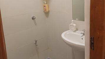 Suihku, ympäristöystävälliset hygieniatuotteet, pyyhkeet, saippua