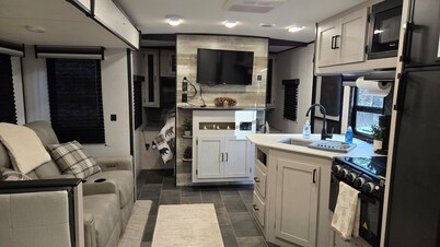 The Pinecone Retreat - Only 1 mile from i95