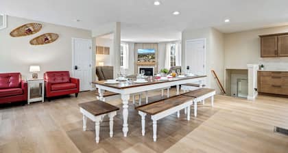 Mountain Escape with Hot Tub + Arcade + Ski