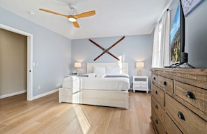 4 bedrooms, iron/ironing board, WiFi, bed sheets
