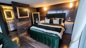 1 bedroom, iron/ironing board, bed sheets - Carberry Lodge, Hottub,  countryside location, Edinburgh city centre miles away (Tranent)