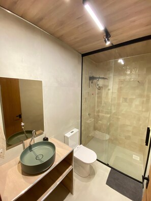 Handdukar och toalettpapper