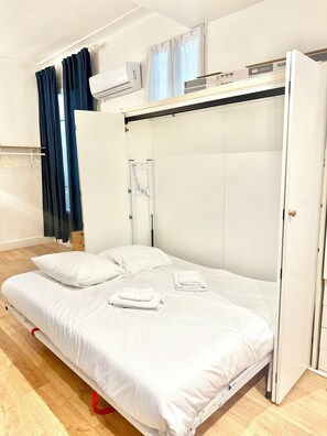 1 bedroom, iron/ironing board, free WiFi, bed sheets - Studio Carré d'Or with balcony (Nice)