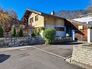 Exterior - House with mountain view (Unterseen)