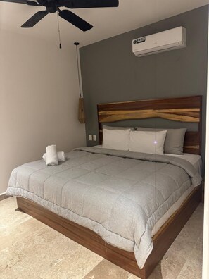 1 slaapkamer, een strijkplank/strijkijzer, internet, beddengoed