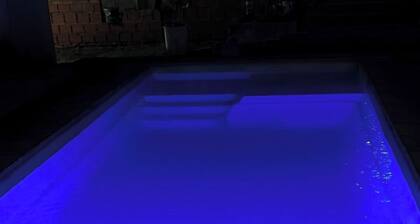 Spacious PH apartment with garage and swimming pool Starlink 4 to 6 people, commercial area