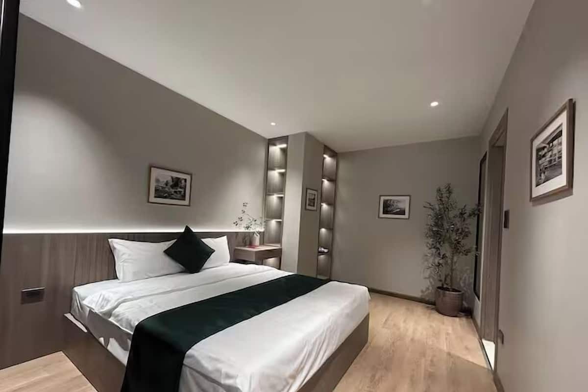 Comfort Apartment, 2 Bedrooms, Non Smoking, Kitchen | Free minibar, desk, laptop workspace, blackout drapes