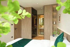 Familienapartment, 2 Schlafzimmer, Nichtraucher, Balkon | Kostenlose Minibar, Schreibtisch, laptopgeeigneter Arbeitsplatz