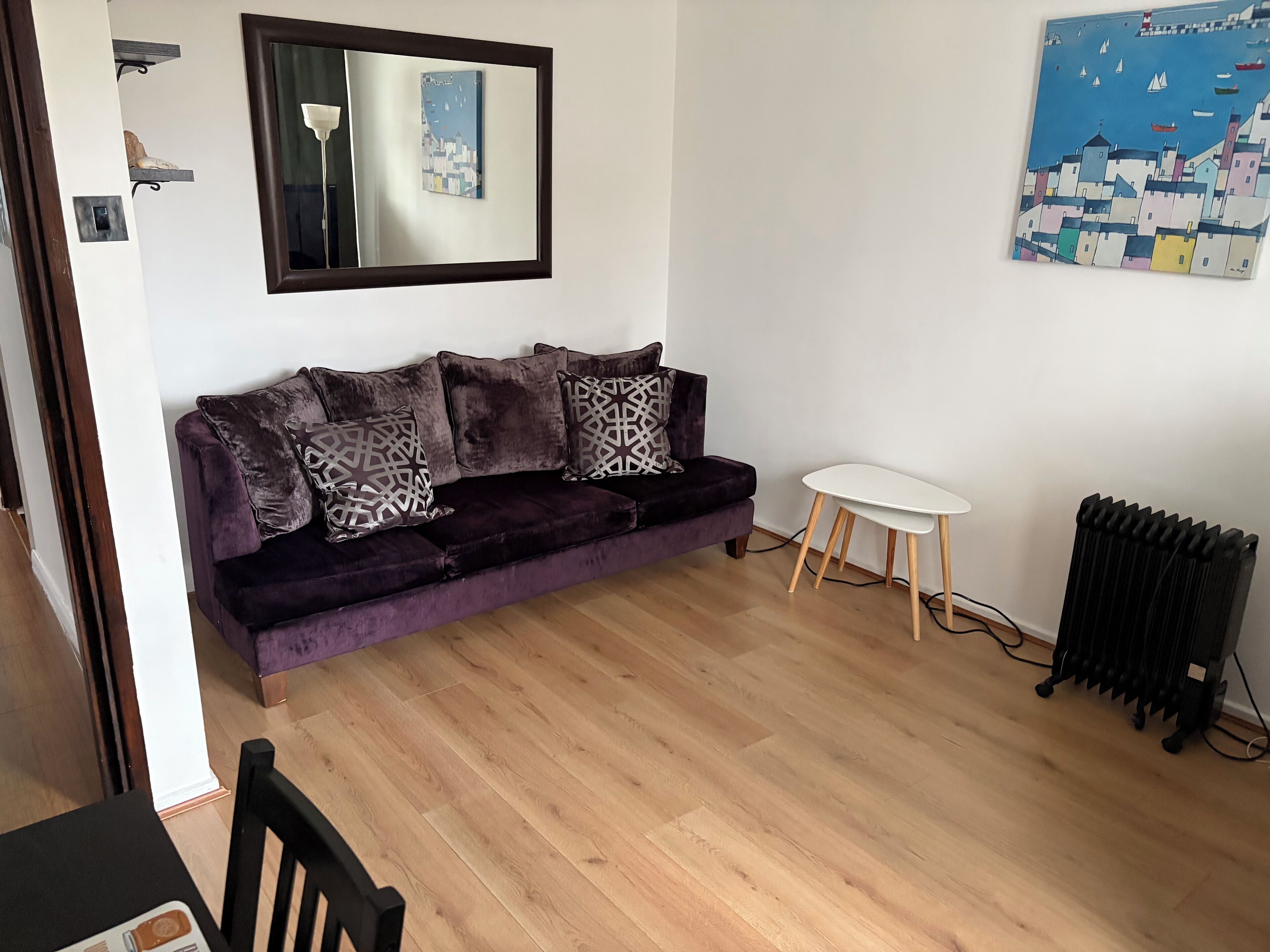 อพาร์ทเมนท์, 2 ห้องนอน, สูบบุหรี่ได้, ระเบียง | ห้องนั่งเล่น | หนังสือ