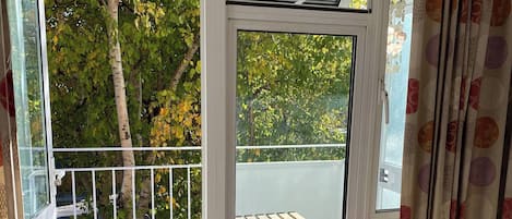 Apartment, 2 Bedrooms, Smoking, Balcony | Interior