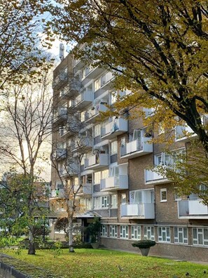 Lejlighed - 2 soveværelser - ryger - balkon | Udendørsområde