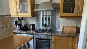 Unclassified image, 2 of 13, button - Spacious 2-bedroom London Flat With Balconies, Near Tube & Transport Links (London)