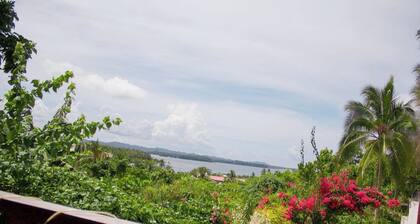 Ocean View Villa with 2 bedrooms, AC and FREE Starlink WiFi around General Luna