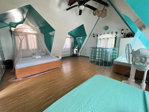 2 bedrooms, desk, iron/ironing board, travel cot - Ocean View Villa with 2 bedrooms, AC and FREE Starlink WiFi around General Luna (General Luna, Surigao Del Norte)
