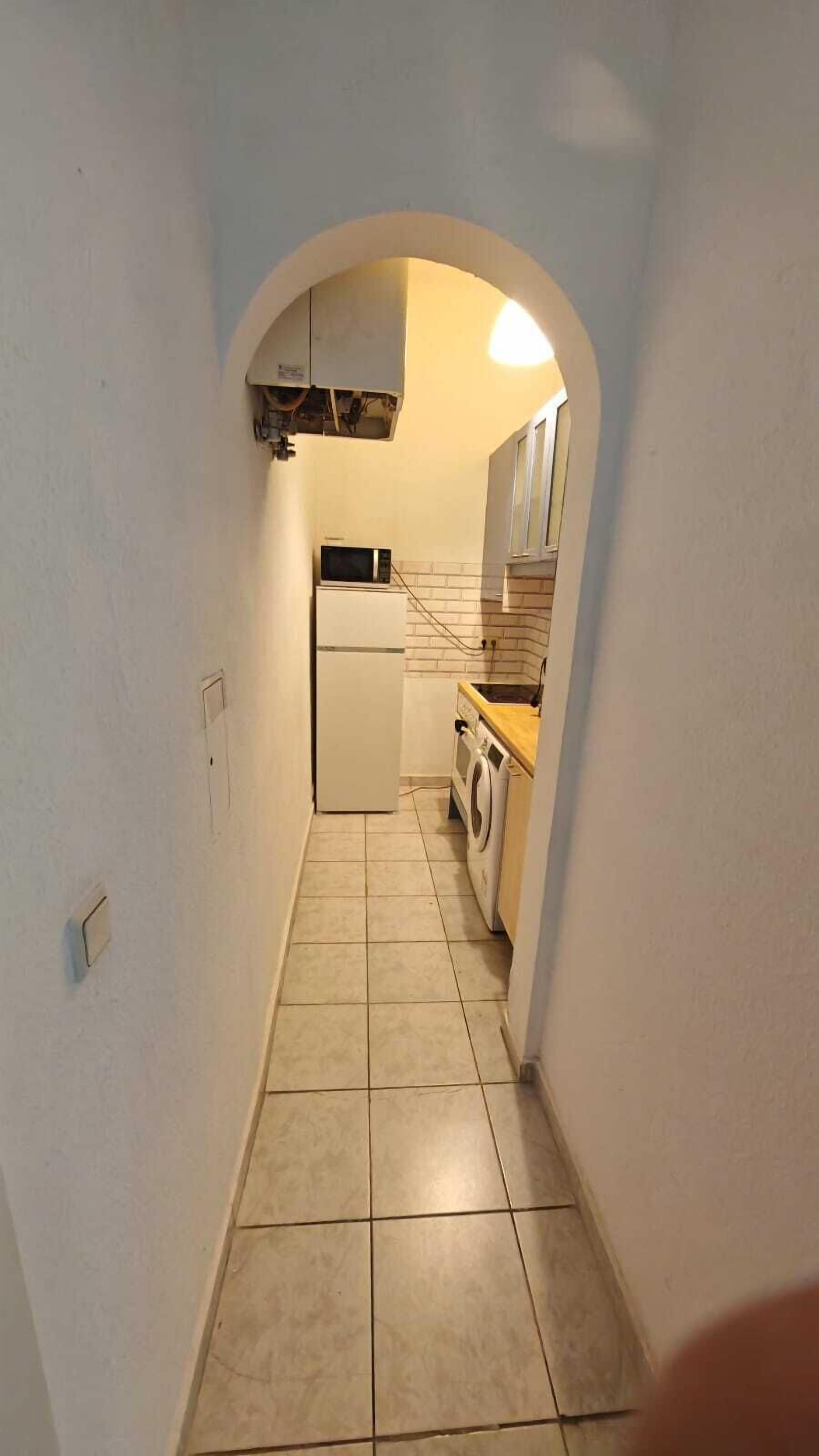 Basic Apartment | Private kitchen | Fridge, microwave, oven, stovetop