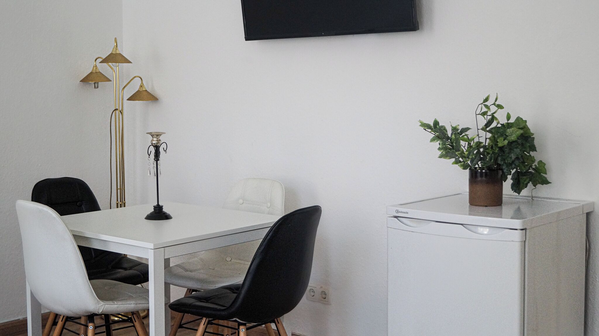 Iron/ironing board, free WiFi