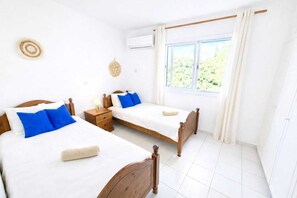 Iron/ironing board, WiFi, bed sheets - Centrally located house with pool & rooftop in Paphos Universal 1.2km to the beach (Paphos)