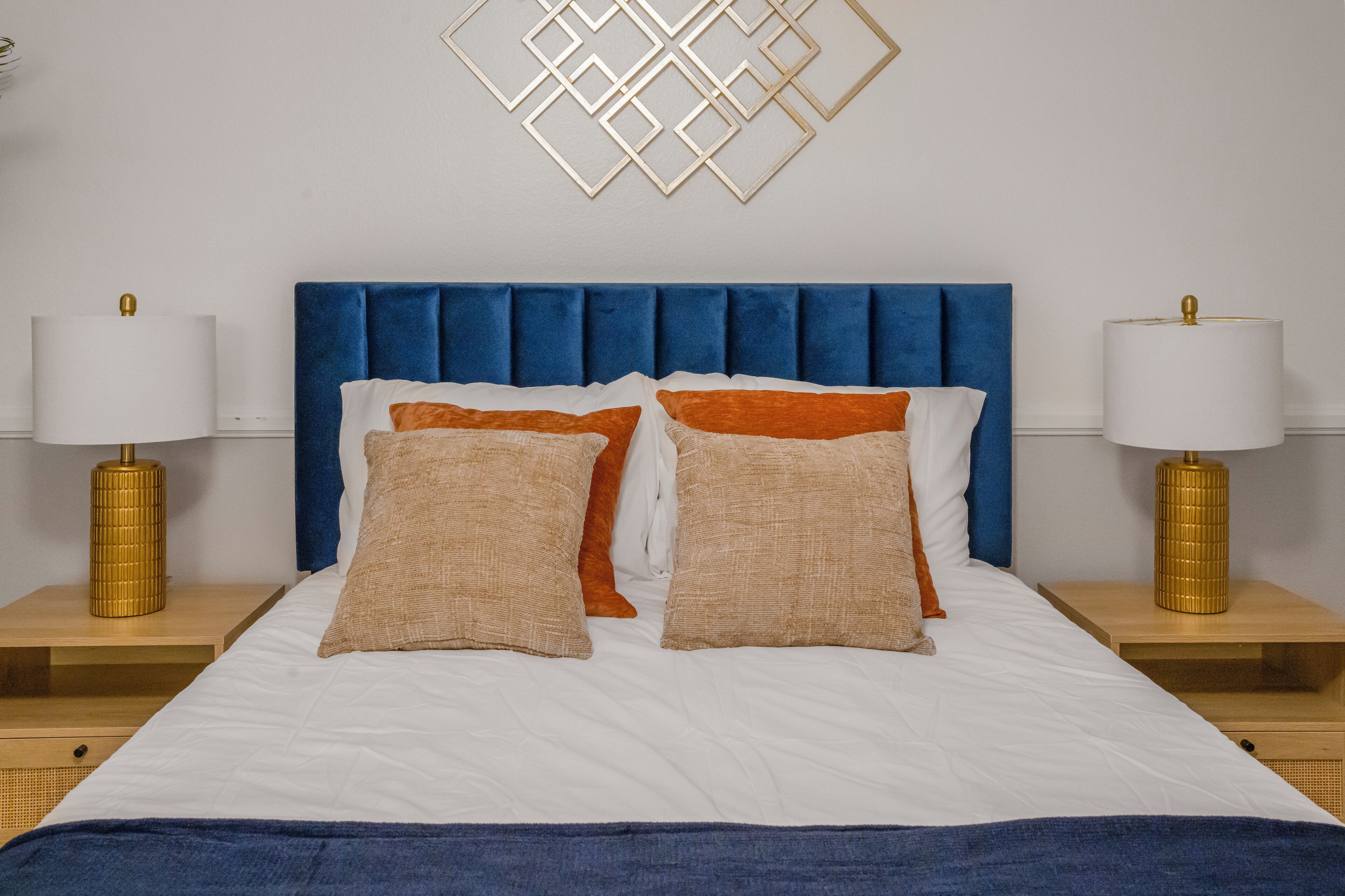 3 habitaciones, escritorio, tabla de planchar con plancha y wifi gratis 