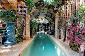 Outdoor pool - L’Unique – Voûte du XVIIIe & Élégance Incomparable (Goult)