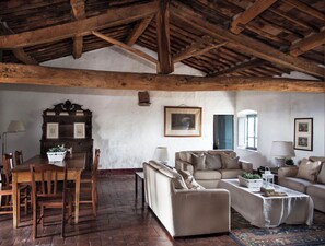 Living area - Podere Sangiovese, pool and view in Chianti region (Castellina In Chianti)