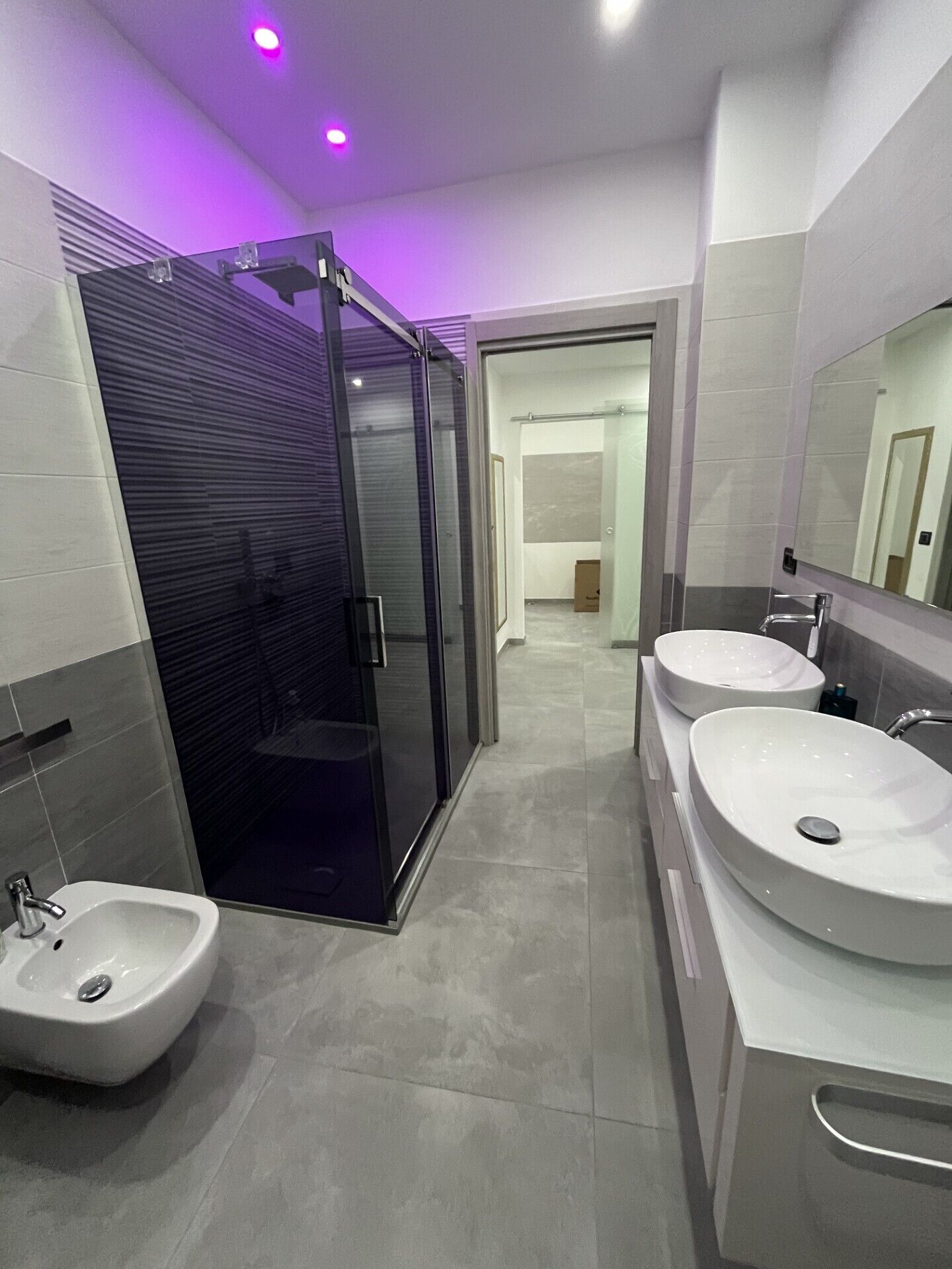 Doccia, asciugacapelli, bidet, asciugamani