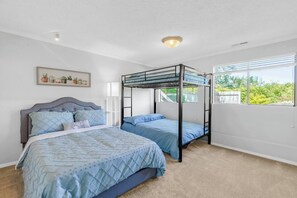 Room - 2b1b Lakeview Lower Unit Close to Sea-Tac Airport (Seattle)