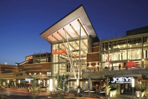 Exterior - 2b1b Lakeview Lower Unit Close to Sea-Tac Airport (Seattle)